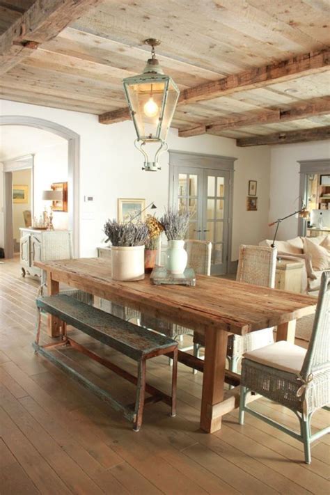 Formal examples of this type are normally large luxury homes that include balconies, intricate masonry, and details like corner quoins, but there are. 19 Country Home Decoration Ideas | Country dining rooms ...