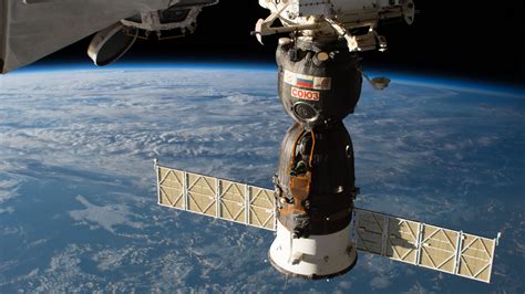 Us Russia Respond To Space Station Leak Rumors The New York Times