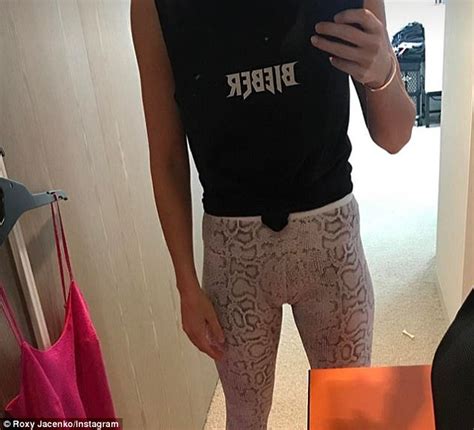 Roxy Jacenko Suffers Wardrobe Malfunction In Tight Leggins Daily Mail