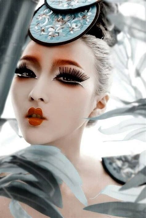 Pin By Yashira Calpo On Make Up And Inspiration Geisha Makeup Fashion Makeup Artistry Makeup