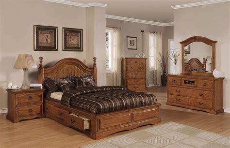 Centre modern furniture around a cubic rug. Light Brown Pine Finish Classic Bedroom w/Storage Bed