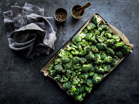 Tom broccoli landers holds the current world record for eating 1 pound of broccoli in, wait for it…92 seconds! Broccoli 101: Nutrition Facts and Health Benefits
