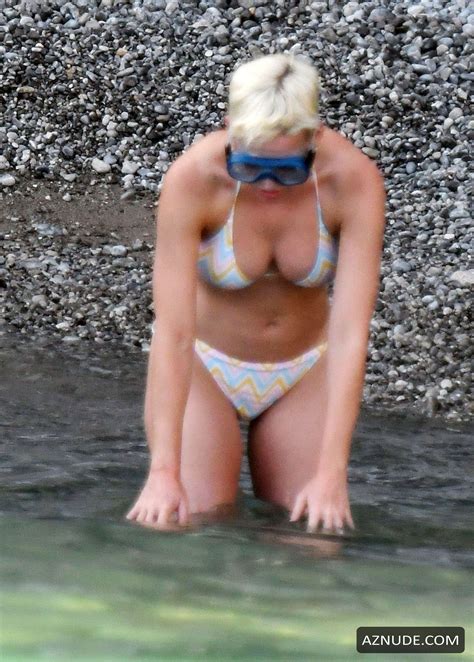 Katy Perry Sexy On The Beach In Amalfi Italy Aznude
