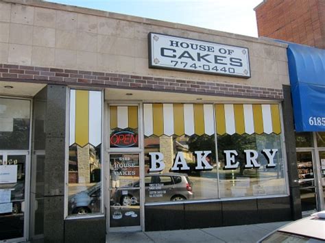 Toronto's famous italian bakery & pizzeria. House of Cakes: Skippable Slice or Hidden Chicago Pizza Gem? | Serious Eats