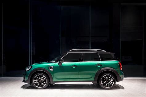 Sime darby auto selection is delighted to introduce this luxury mini cooper 3 door. MINI-Malaysia-Introduces-Two-New-MINI-Cooper-S-Countryman ...