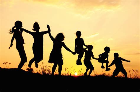 It was initially promoted by the greeting cards' industry, evidence from social networking sites shows a revival of interest in the holiday that may have grown with the spread of the internet, particularly in india, bangladesh, and malaysia. Día Internacional de la Amistad - El aula de papel Oxford