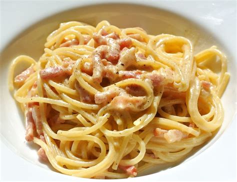 Consejos para cocinar pasta carbonara económica. Hoy os vamos a cocinar una receta de Pasta a la Carbonara ...