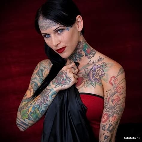 татуированная девушка с татуировкой на лбу tatufoto com