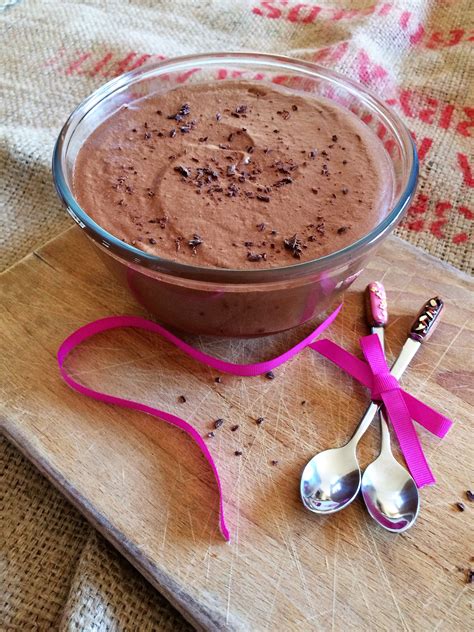 Pour la mousse chocolat noir : Mousse au chocolat Valrhona - ilovechocolat