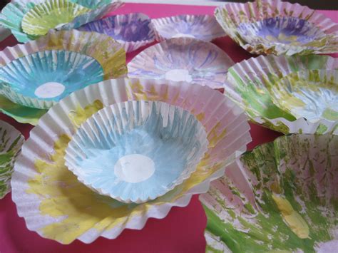 You can create lots of craft types with cupcake liners. Cupcake Liner Poppies | Cupcake liner flowers, Preschool ...