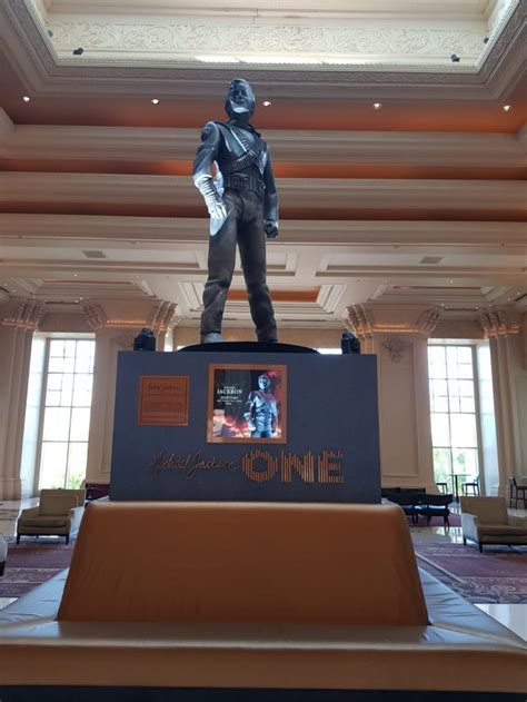 History Statue Michael Jackson World Network