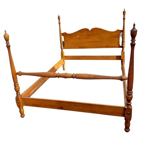 Valley Forge Baumritter Early American Maple Double Urm Poster Bed