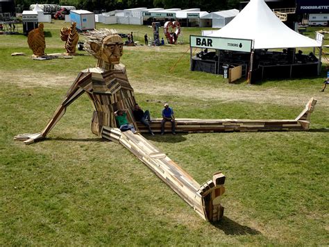I Create Giant Sculptures From Scrap Wood Bored Panda