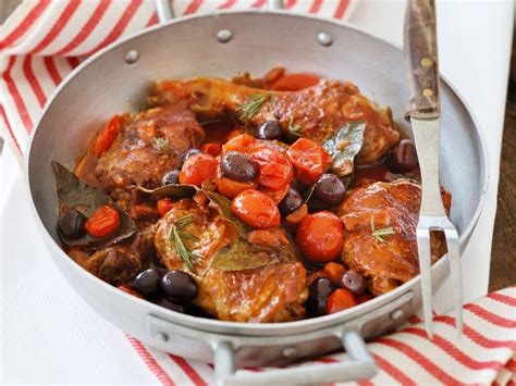Il pollo alla cacciatora è un secondo piatto tipico della toscana. Pollo alla cacciatora | Sale&Pepe
