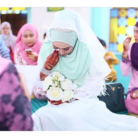 Here you can find the translation of the 50 most important words and expressions into malaysian. Jannahkamal bridal. Beautiful and effortless ...