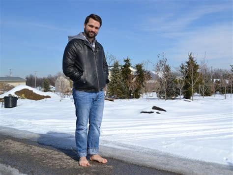 Us Man Going Barefoot For Charity In Icy Winter