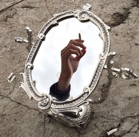 Pin By 𝑀𝒾𝓂𝒾 On Photo Mirror Aesthetic The Magicians