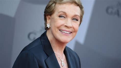 Julie Andrews Her Life And Career In Pictures