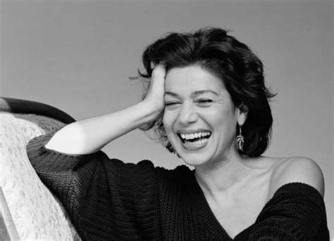 Jun 02, 2021 · die 2019 gestorbene hannelore elsner glänzt in der rolle der grande dame, die im hintergrund die fäden zieht und sehr genau weiß, was ihr geliebter sohn tun und lassen sollte. Hannelore Elsner | Hannelore elsner, Deutsche schauspieler ...