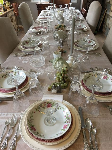 Festive holiday table setting for a birthday setting #HeirloomChic ...