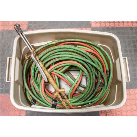 CUTTING TORCH W/ HOSE AND EXTRA LONG HOSE,