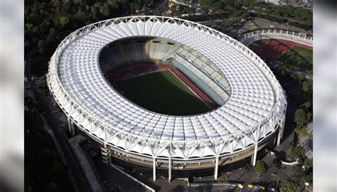 Ondanks de stevige rivaliteit met stadsgenoot lazio roma, delen de twee clubs dit stadion. Enjoy the AS Roma-Bologna Match from the Players Zone with ...