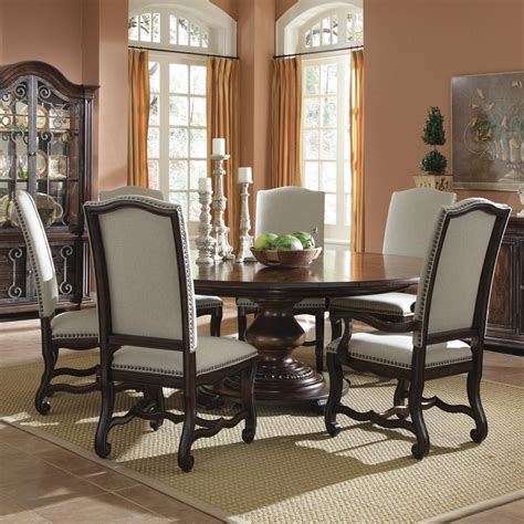 Round dining table and chairs. Getting a Round Dining Room Table for 6 by your own ...
