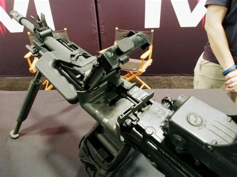 Iwi Negev 556mm And 762mm Light Machine Guns Shown Off At Ausa 2017