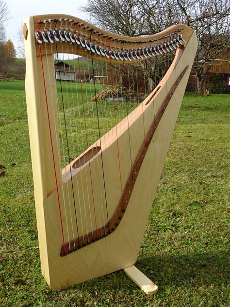 Very small and light Harp with 32 or 34 strings, Travel Harp - Small
