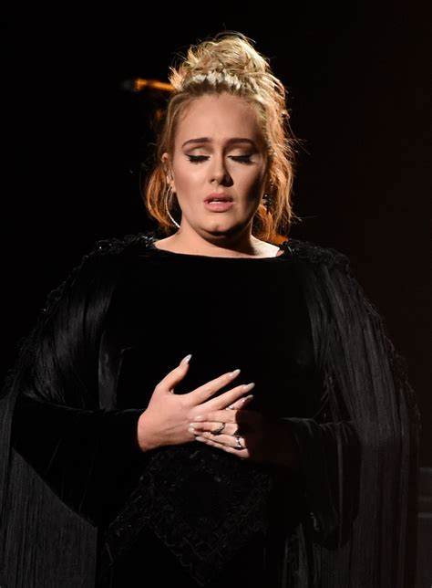 Слушать песни и музыку adele онлайн. Adele Performs at 59th Annual GRAMMY Awards in Los Angeles ...