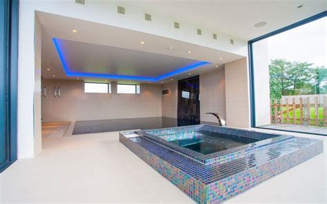 Level Deck Luxury Pool Pool With Spa Kdt Pools