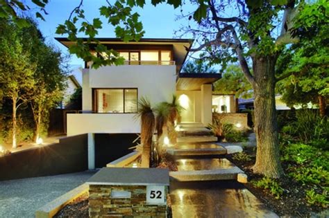 This is a good solution for a lot with an unusual or difficult slope. Designs for Narrow Lots - Time to Build