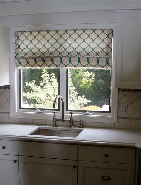 Traditional Roman Shade In Kitchen Window Treatment Styles Roman