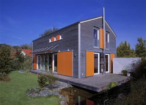 Haus mit viel platz für neue ideen. Haus Engelhardt - Baufritz - http://www.hausbaudirekt.de ...