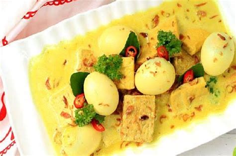 Nah, dalam ulasan kali ini bacaterus.com akan membahas resep dan cara membuat fuyunghai sederhana dari telur dan sayuran. Cara Membuat Sayur Tahu Telur : Resep Tahu Telur Masak Santan Pedas Oleh San S Kitchen Cookpad ...