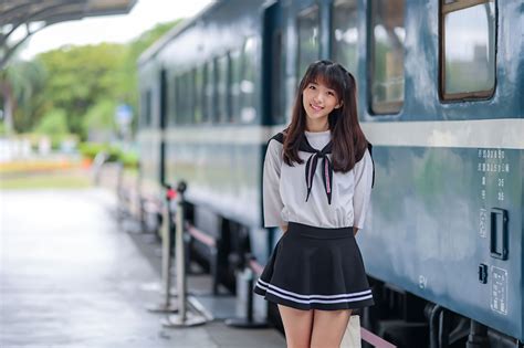 Фотография Школьница Улыбка боке позирует молодая женщина азиатки