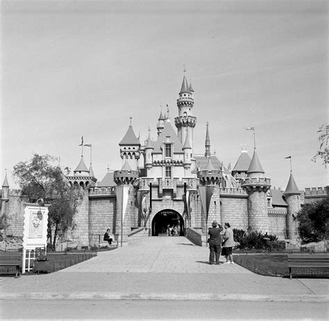 Magic Kingdom At 61 Rare 1955 Color Photos Of Disneyland