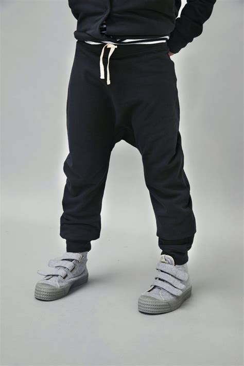 Baggy Pants Nearly Black Gray Label