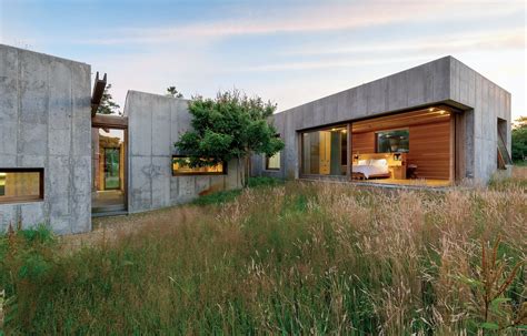 Six Concrete Boxes Make a Jaw-Dropping Martha's Vineyard Home - Dwell