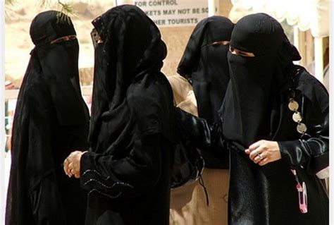 Islamico Sfida Loccidente Imprenditore Paga Multe Donne Burqa Tiscali Notizie