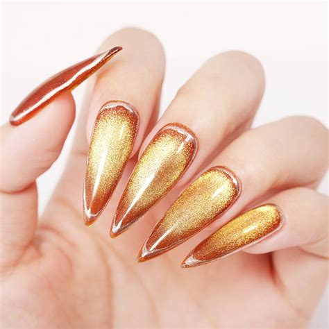 It's a magnetic gel polish that gives off an amazing cat eye effect that shifts with movement. Cat eye gel polish can do this? Amazing!!!💦💦 : nail_art