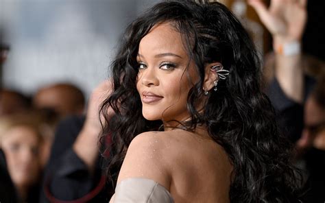 rihanna beauty what rihanna has taught us about glam fashion magazine