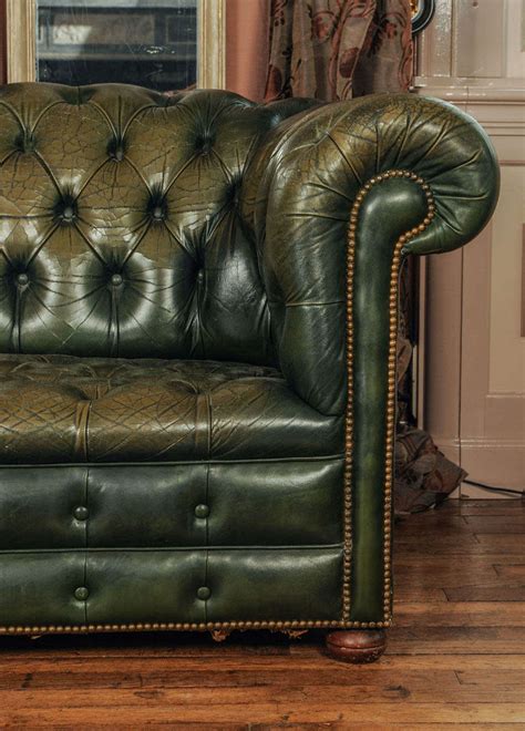 Best colour palettes you can pair with a green leather sofa. Vintage Green Leather Chesterfield Sofa at 1stdibs