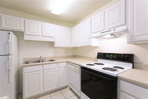 Census bureau's in this regard, it's valuable to devote square footage to your kitchen whether you do a lot of meal prep or not. One Bed, One Bath A | Woodland Creek Apartments in ...