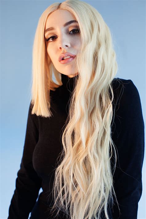 Ava Max Loves That Moms And Kids Are Enjoying Her Hit “kings And Queens