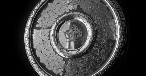 The original design was coubertin's idea, the trophy consists of a brass shield which includes the arms of usfsa as well as the moto ludus pro patria (games for. VIDEO. La superbe vidéo sur la Légende du Bouclier de ...