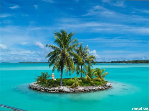 Find the perfect tropical island aerial stock photo. Aloha to Hawaii - The Most Beautiful Island of the World ...