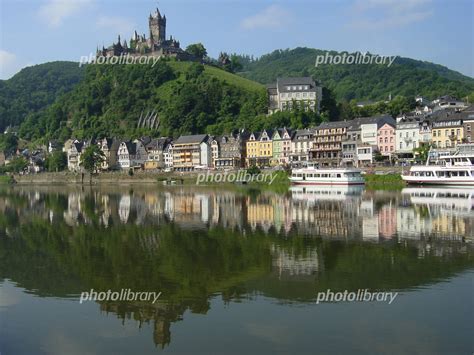 Logged in with {{ login_id.substr(0, 30) }}{{ login_id.length > 30 ? ドイツの古城ホーエンツォレルン城の遠景 写真素材 [ 2065773 ...