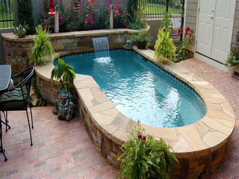 25 Best Gallery Of Small Swimming Pools For Small Yards