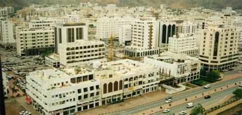 السعودية والإمارات تؤيدان قرار ترامب بشأن الإنسحاب من الإتفاق النووي. أكبر مدينة في سلطنة عمان - موضوع